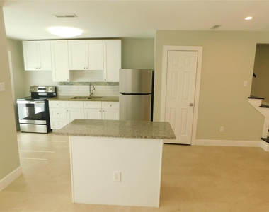 3332 Blodgett Street - Photo Thumbnail 5