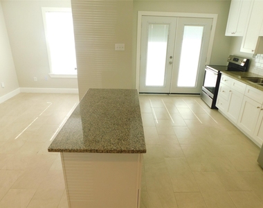 3332 Blodgett Street - Photo Thumbnail 2