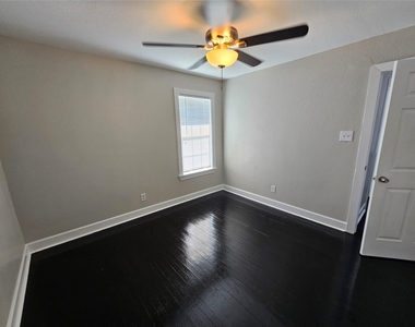 3332 Blodgett Street - Photo Thumbnail 12