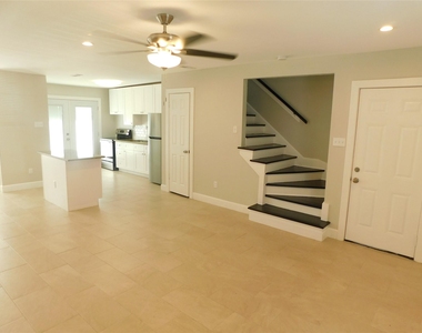3332 Blodgett Street - Photo Thumbnail 4
