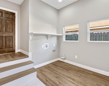 430 N Hutcheson Street - Photo Thumbnail 22