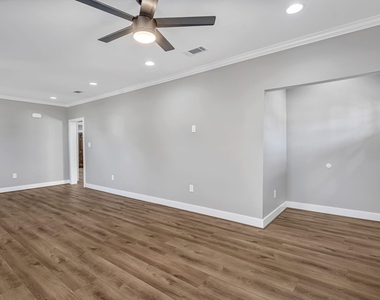 430 N Hutcheson Street - Photo Thumbnail 1