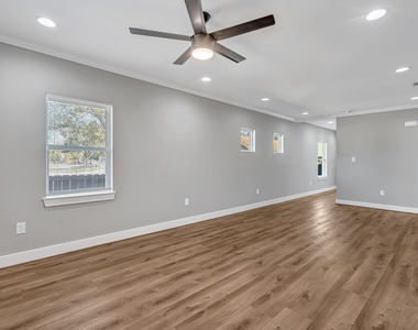 430 N Hutcheson Street - Photo Thumbnail 2