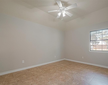 3103 Indian Mound Trail - Photo Thumbnail 8