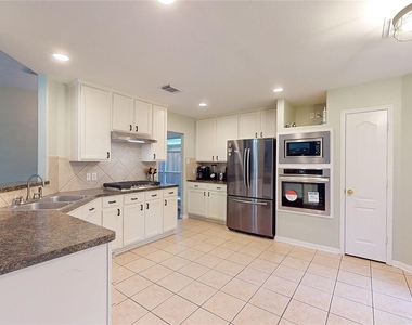6014 Knollwood Trail - Photo Thumbnail 8