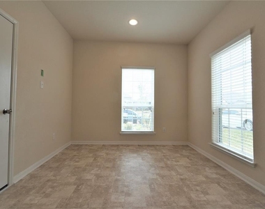 3314 Madison Elm Street - Photo Thumbnail 7