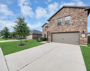 18319 Pin Oak Lake Drive - Photo Thumbnail 4