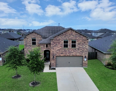 18319 Pin Oak Lake Drive - Photo Thumbnail 5