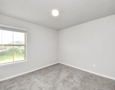 18319 Pin Oak Lake Drive - Photo Thumbnail 16