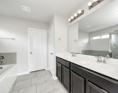 18319 Pin Oak Lake Drive - Photo Thumbnail 21