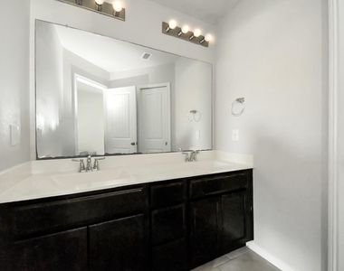 18319 Pin Oak Lake Drive - Photo Thumbnail 19