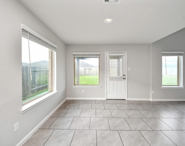 18319 Pin Oak Lake Drive - Photo Thumbnail 10
