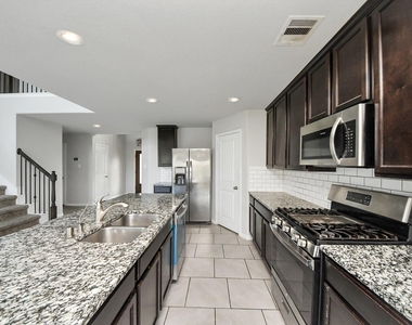 18319 Pin Oak Lake Drive - Photo Thumbnail 13