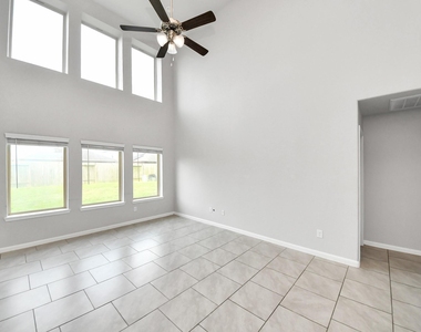 18319 Pin Oak Lake Drive - Photo Thumbnail 9