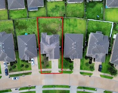 18319 Pin Oak Lake Drive - Photo Thumbnail 34