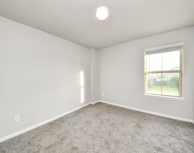 18319 Pin Oak Lake Drive - Photo Thumbnail 17