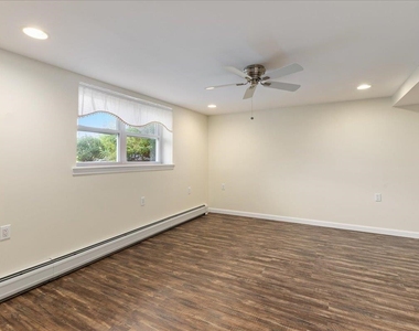 387 Main - Photo Thumbnail 6