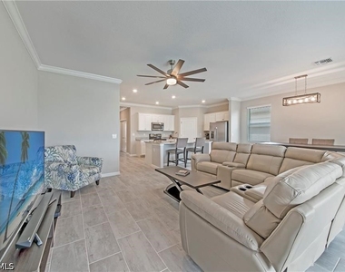 10284 Livorno Drive - Photo Thumbnail 6