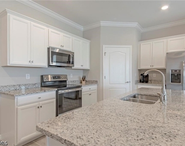 10284 Livorno Drive - Photo Thumbnail 4