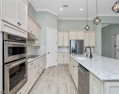19752 Beechcrest Place - Photo Thumbnail 6