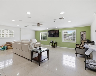 1108 Truman Avenue - Photo Thumbnail 4