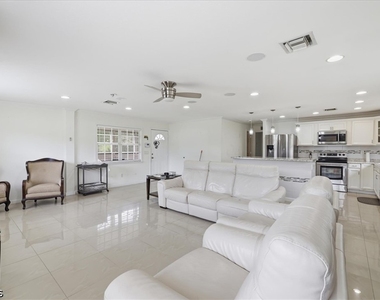 1108 Truman Avenue - Photo Thumbnail 2