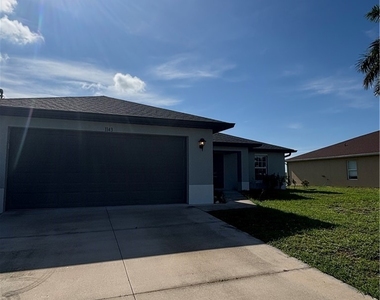1143 Nw 4th Place - Photo Thumbnail 1
