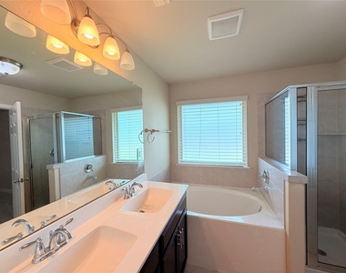 8614 Brookdale Park Lane - Photo Thumbnail 10