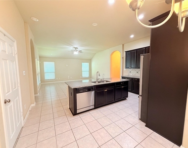 8614 Brookdale Park Lane - Photo Thumbnail 6