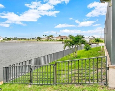 3227 Embers Parkway W - Photo Thumbnail 15