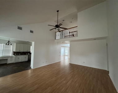 6311 Auburn Terrace Court - Photo Thumbnail 5