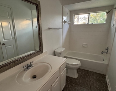 6311 Auburn Terrace Court - Photo Thumbnail 23