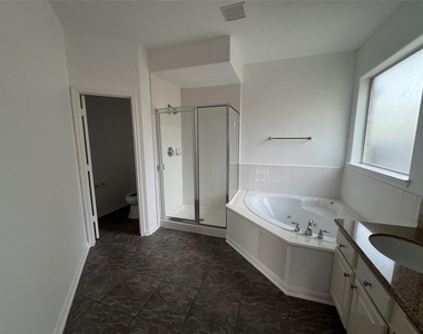 6311 Auburn Terrace Court - Photo Thumbnail 15