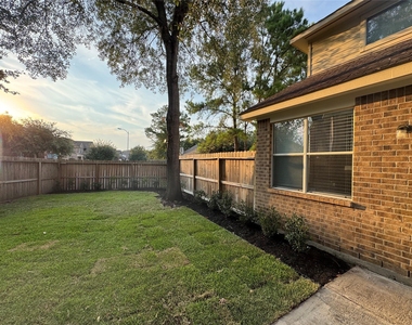 6311 Auburn Terrace Court - Photo Thumbnail 27