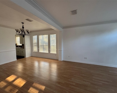 6311 Auburn Terrace Court - Photo Thumbnail 3