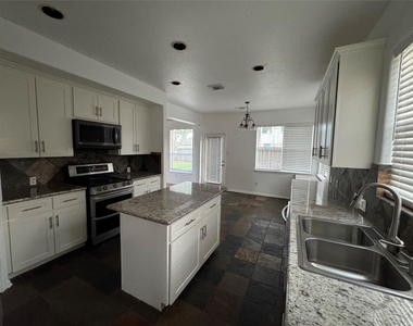 6311 Auburn Terrace Court - Photo Thumbnail 10