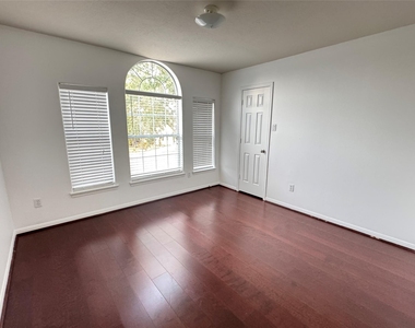 6311 Auburn Terrace Court - Photo Thumbnail 19