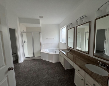 6311 Auburn Terrace Court - Photo Thumbnail 14
