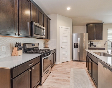 13009 Oleander Bay Lane - Photo Thumbnail 11