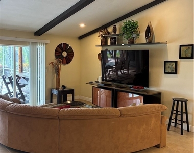 519 Se 20th Court - Photo Thumbnail 2