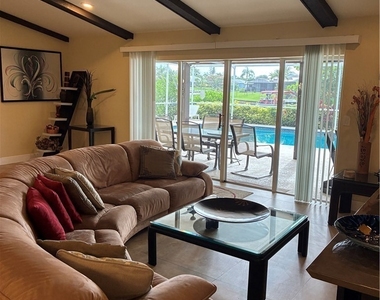 519 Se 20th Court - Photo Thumbnail 4