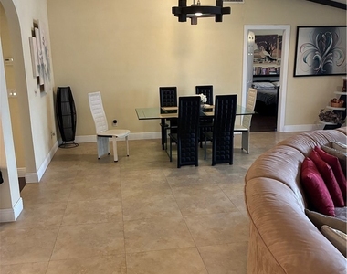 519 Se 20th Court - Photo Thumbnail 8