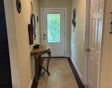 519 Se 20th Court - Photo Thumbnail 1