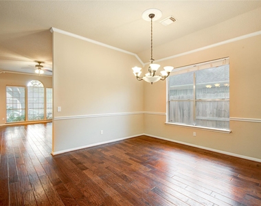 18422 Auburn Woods Drive - Photo Thumbnail 16
