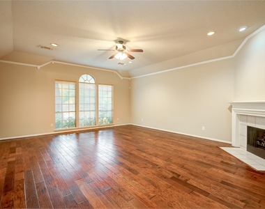 18422 Auburn Woods Drive - Photo Thumbnail 14