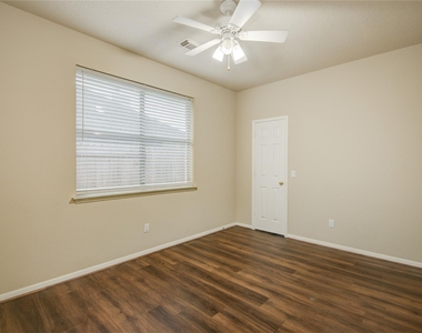 18422 Auburn Woods Drive - Photo Thumbnail 30