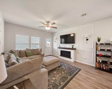 8015 Peppercorn Street - Photo Thumbnail 9