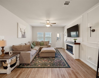 8015 Peppercorn Street - Photo Thumbnail 10