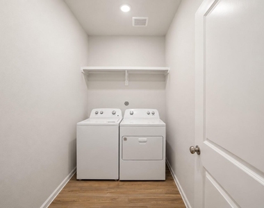 8015 Peppercorn Street - Photo Thumbnail 12