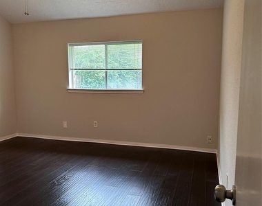 19530 Gladewater Drive - Photo Thumbnail 7